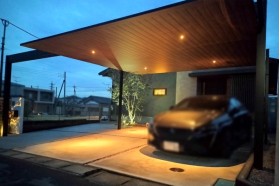 施工事例｜お客様推し三協アルミのカーポートFⅡ×土間コンクリートで美しい外構空間に！