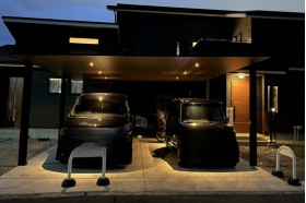 施工事例｜カーポートSC木調とダウンライト、最高のシーンです！