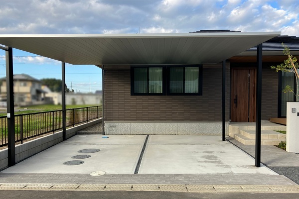 施工事例｜三協アルミ「カーポートFⅡ（F2・エフツー）」2台用は1台用よりデザインが良いです！