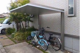 施工事例｜カタログ未掲載の組み合わせが映えるLIXILカーポートSCミニ