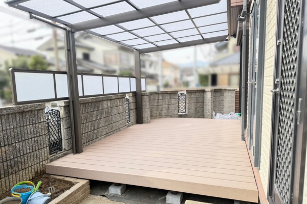 施工事例｜お庭の活用で、デッキとテラス屋根の後付け設置はかなり難しいです！