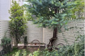 施工事例｜お客様に教えていただいた、お手本のようなLIXILフェンスAA（木調）の2段柱仕様が完成！