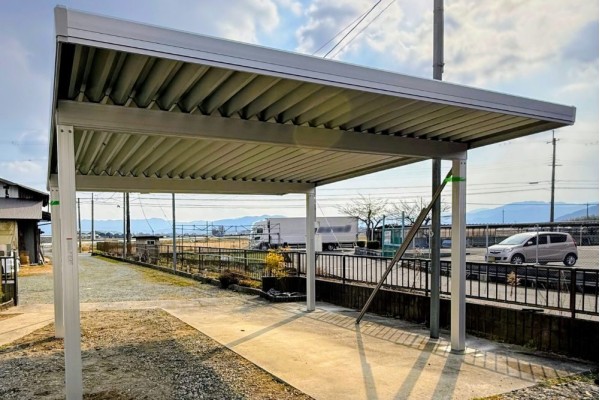 ＜最近の施工事例＞20年以上前のテラス屋根やり替えのご相談をキッカケに複数の外構工事を受注！