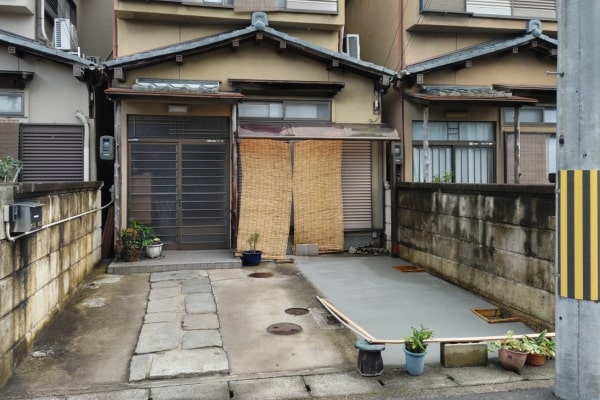 施工中