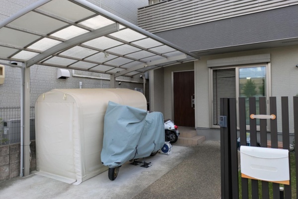 イナバ物置バイクガレージ「アルシアフィット」の施工前