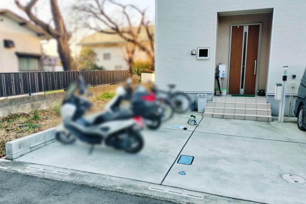 イナバ物置 バイクガレージ バイク保管庫 一般型 土間・床付タイプ（FM）の施工前